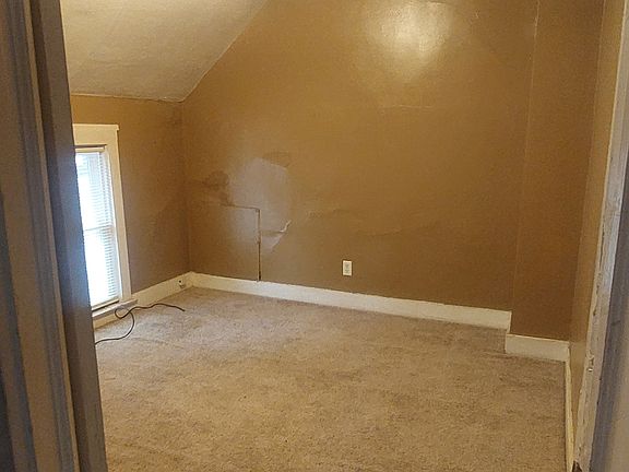 3rd image of 1420 Buffalo Ave NE #2
