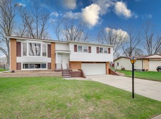 2712 Mohawk Ave, Woodridge, IL