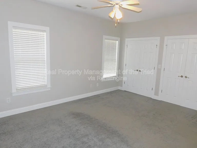 4 Rhododendron Dr — Photo 15