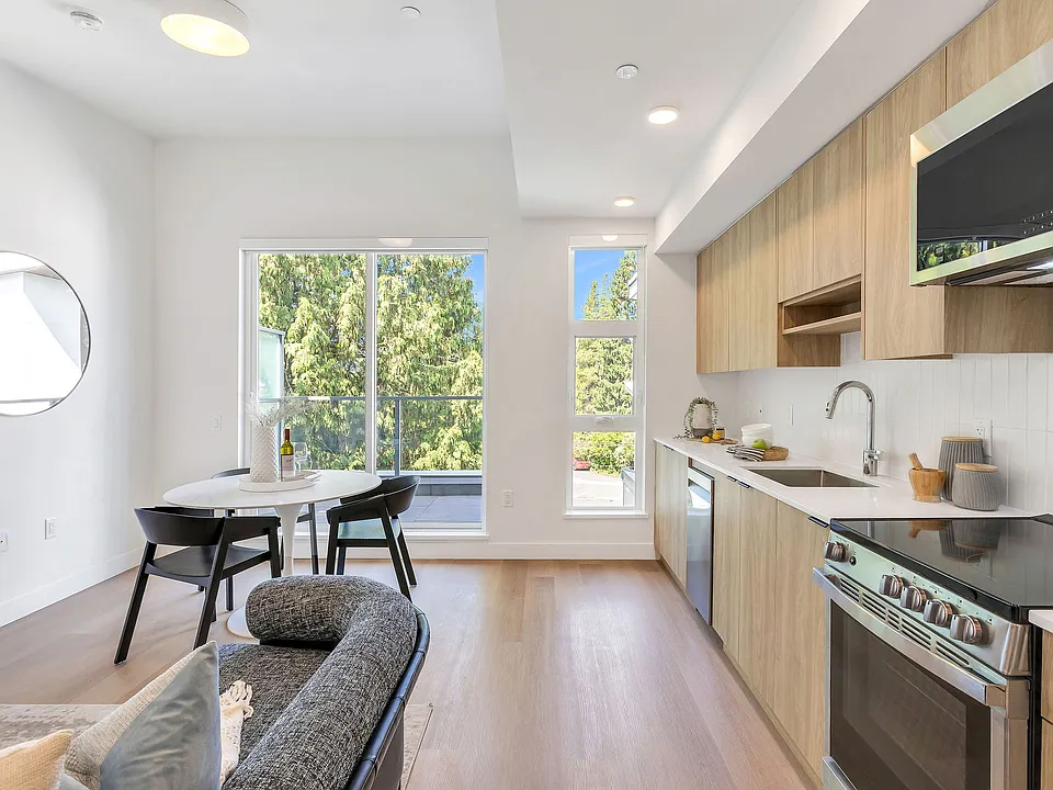 1490 W 32nd Ave
