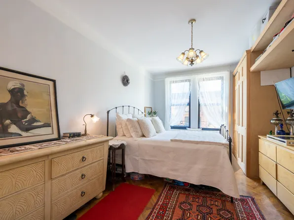 530 Manhattan Avenue image 4 of 13