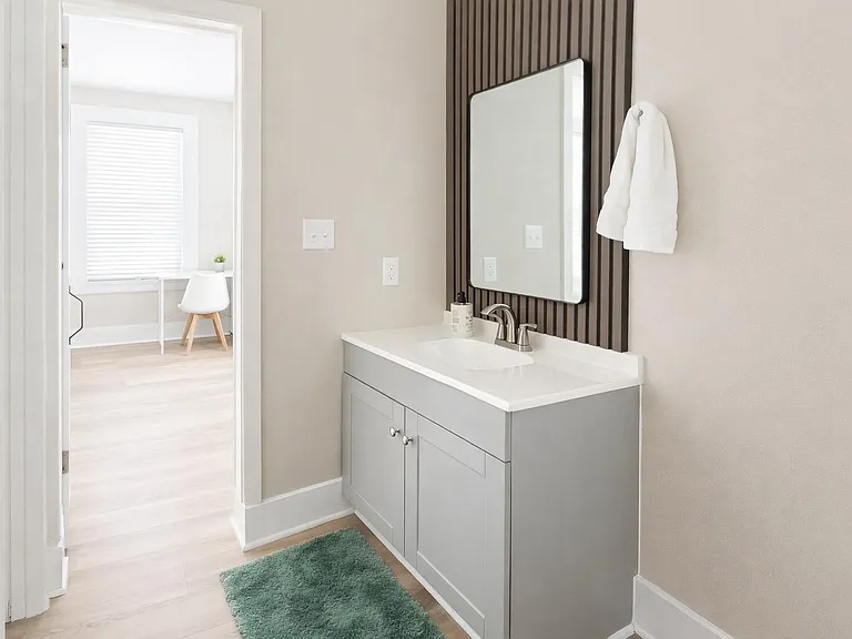 En suite bathroom with shower