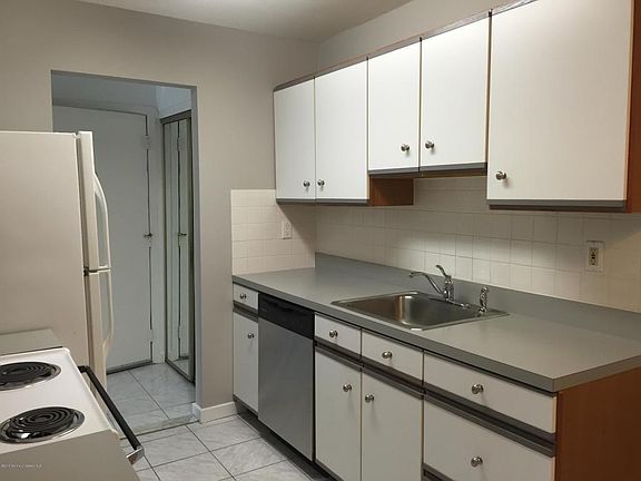 2nd image of 169 Amberly Dr Unit K