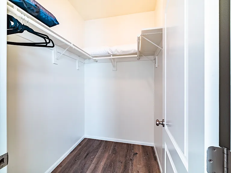 325 Daisy Ave — Photo 37