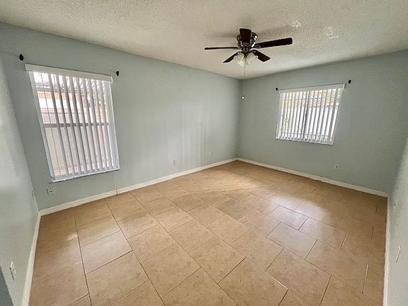 3rd image of 208 Coral Reef Cir