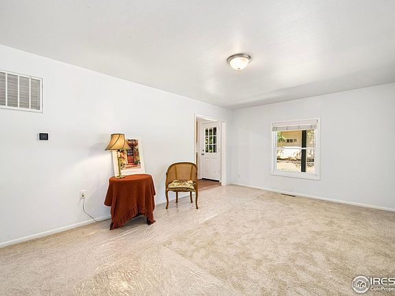 5th image of 645 W 1st St