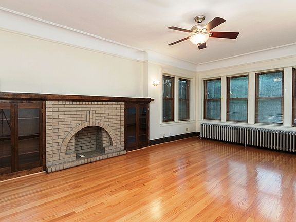 4th image of 5651 N Artesian Ave