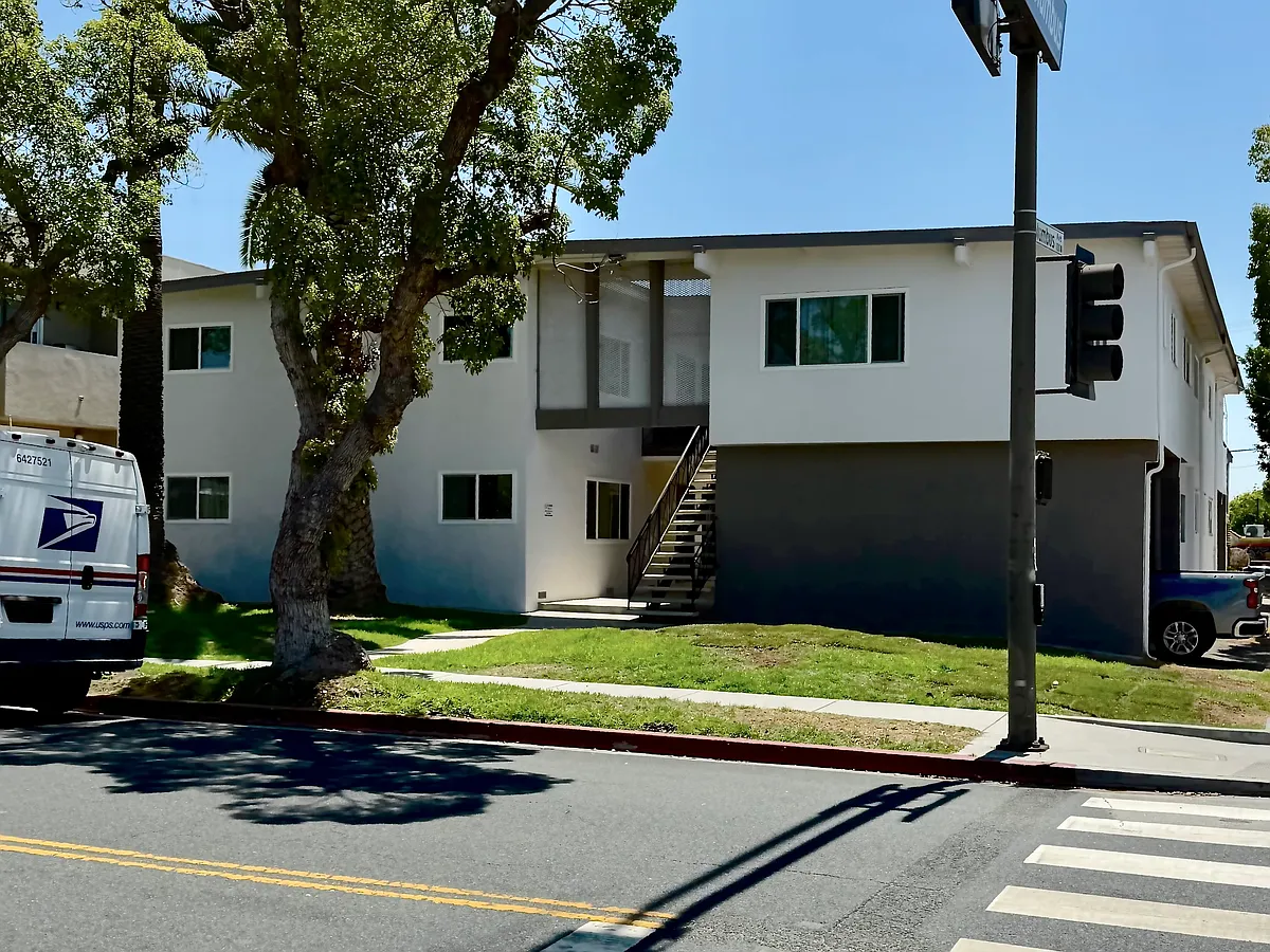 Building Photo - 378 W Wilson Ave