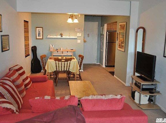 4th image of 55 Monroe Blvd APT 4J