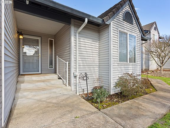 5th image of 2217 NE 179th St