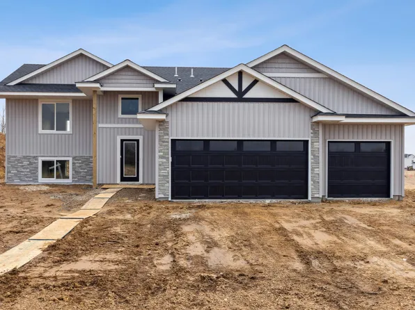 4665 8th St NE, Saint Cloud, MN 56304