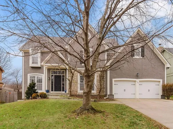 8218 Constance St, Lenexa, KS 66215