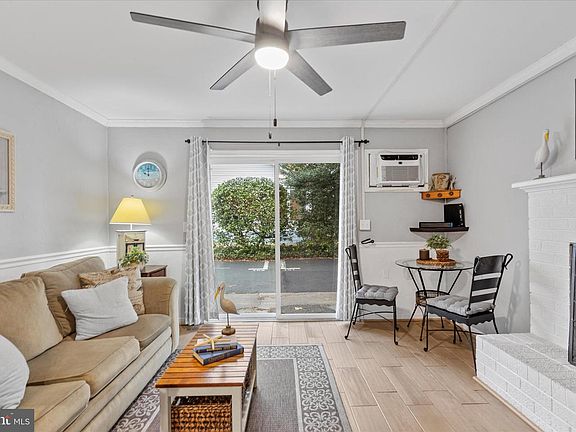 4th image of 29 Maryland Ave #101