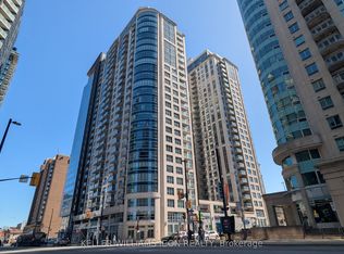 242 Rideau St #1106, Ottawa, ON K1N0B7