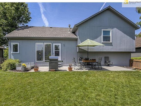 Concrete patio to enjoy your morning coffee or entertain.