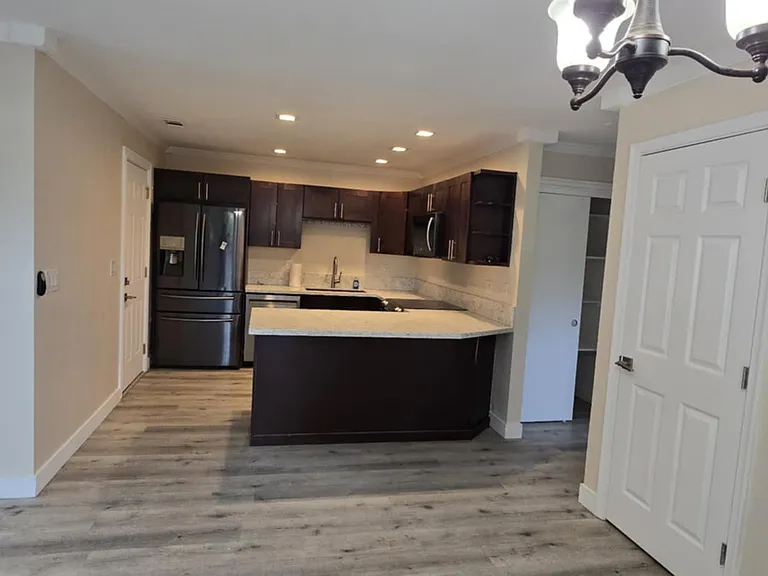 400 Kipps Ln — Photo 2