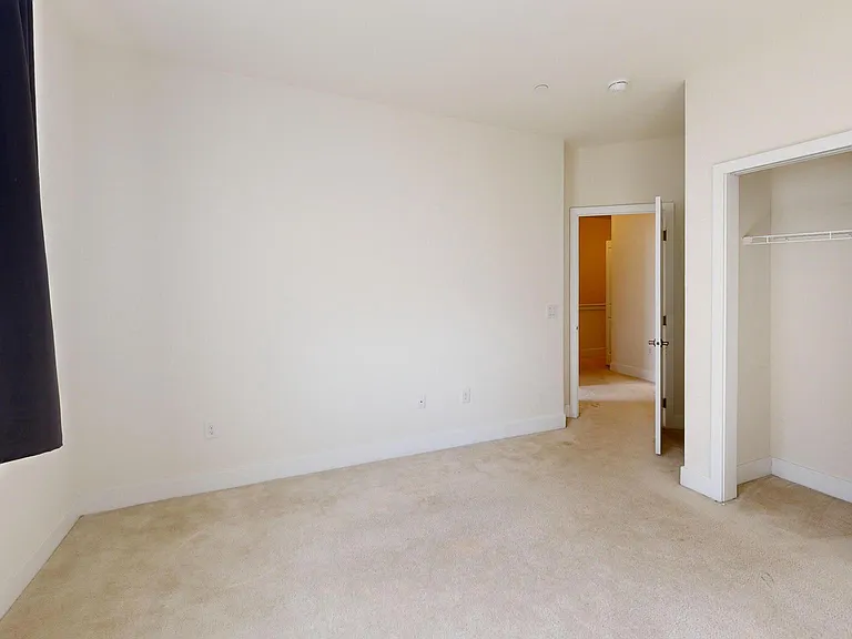 909 Lakeview Ct #909 — Photo 14