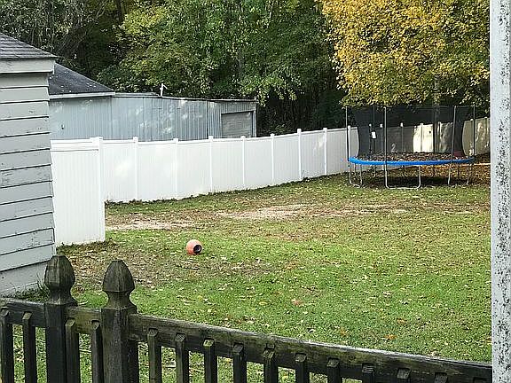 4th image of 512 Superior St