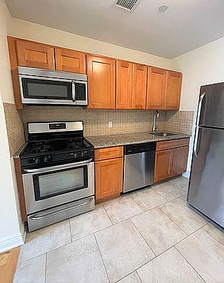 5th image of 29-34 Newtown Ave #4D