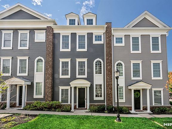 2nd image of 68 Parkside Ln #1204