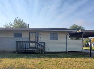 1621 SW 69th Ter, Topeka, KS 66619