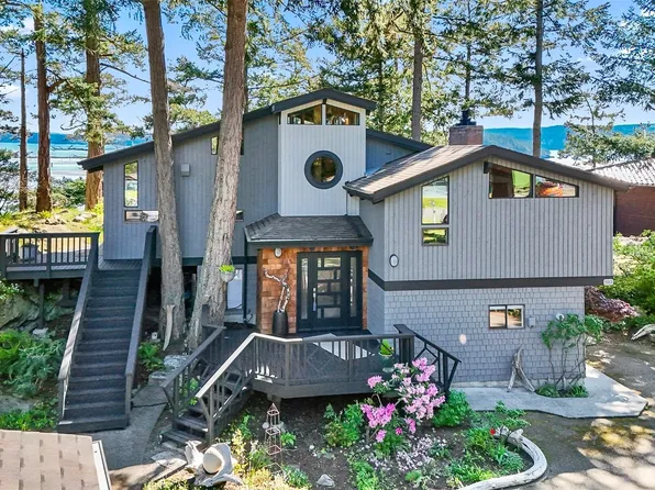 593 Shelter Bay Drive, La Conner, WA 98257