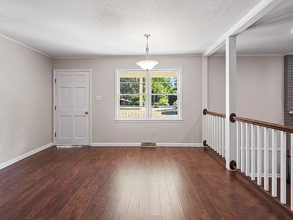 2nd image of 104 Northgate St