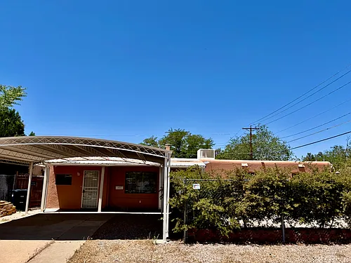 1721 Utah St NE Photo 1
