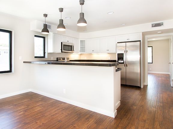 4th image of 1162 W 29th St #1160