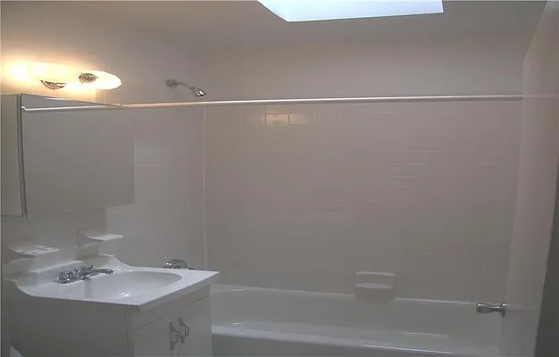 Rented by Buchbinder & Warren | media 14