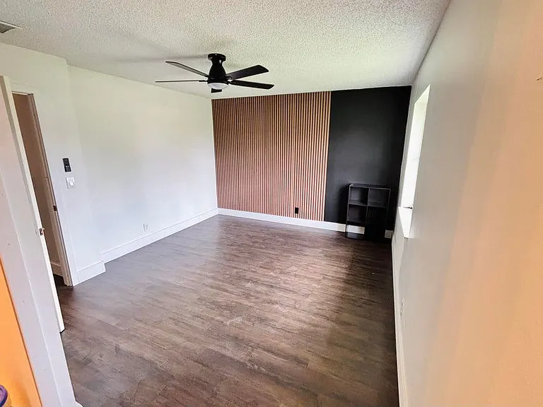 10303 Pippin Ln — Photo 8