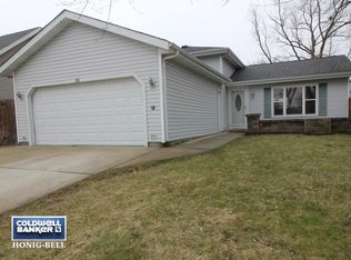 82 Rockledge Dr, Romeoville, IL 60446