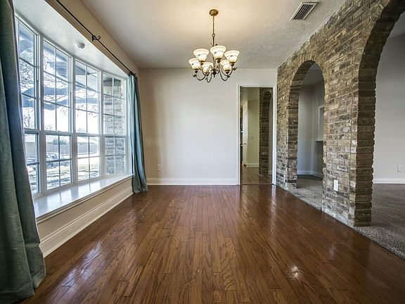 5th image of 3009 Roundrock Trl