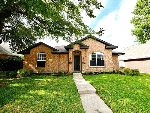 4502 Highlands Dr Photo 1