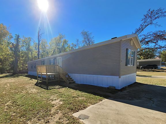 4th image of 92 Deerwood Park