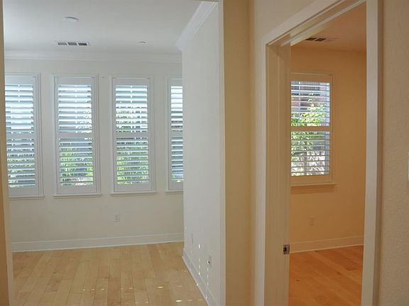 4th image of 2842 Catalino St