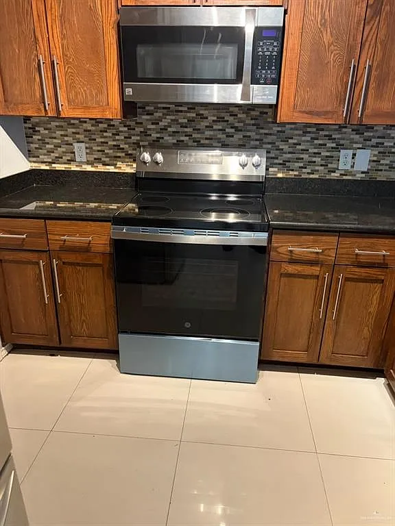 3 bed, 2.5 bath, 1272 sqft, $1,250 — Photo 4