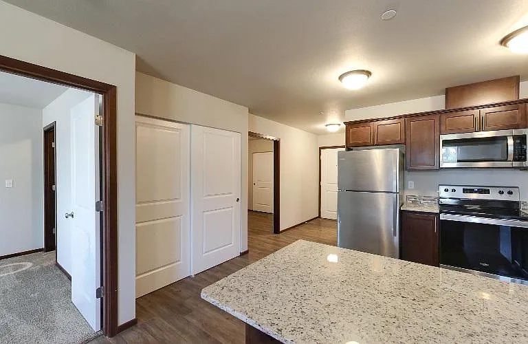 Remington Place Apartments — Photo 11