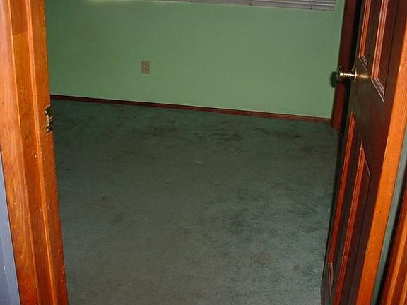 5th image of 12148 Youngdale Ave