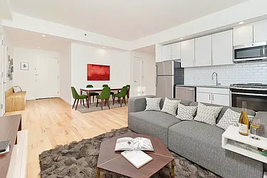 2211 3rd Avenue, #6D