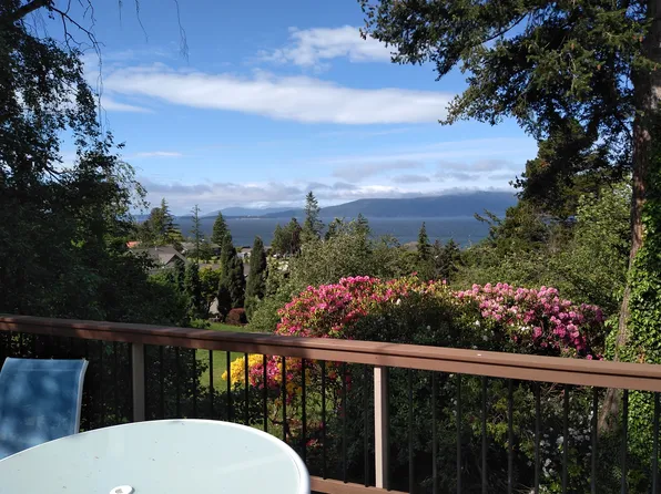 205 Willow Rd, Bellingham, WA 98225