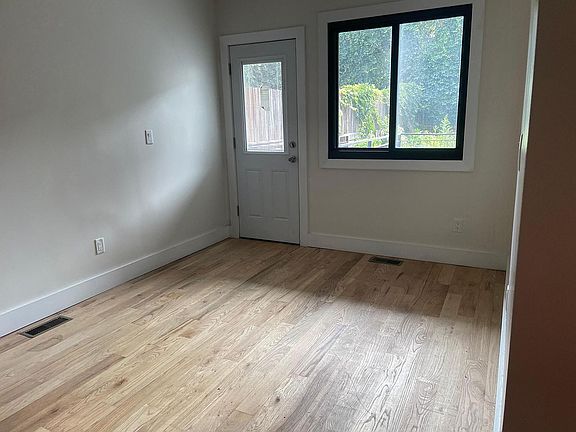 4th image of 1475 Nostrand Ave #1B