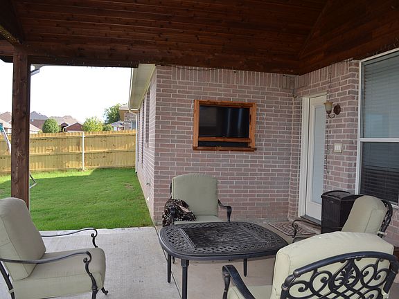 2nd image of 7821 Roswell Ct