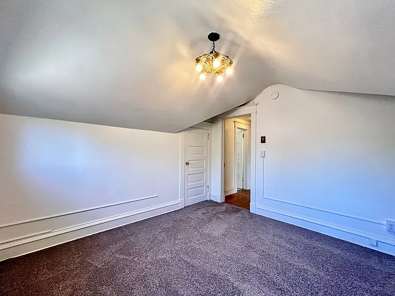 927 South Adams Apartments — Photo 10