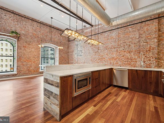 5th image of 105 S 12th St APT 500