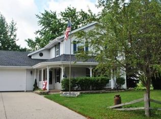 1201 E David Ln, Oak Creek, WI 53154
