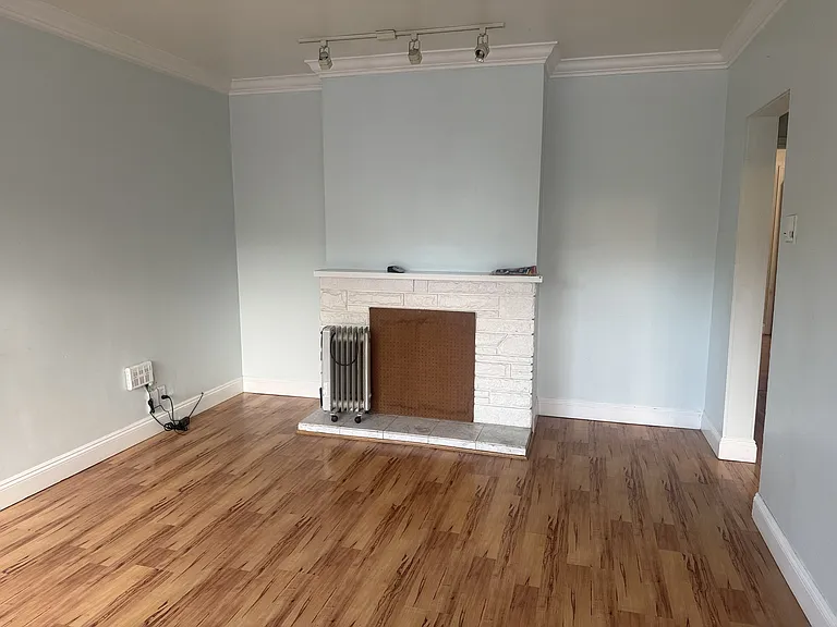 768 E 57th Ave — Photo 12