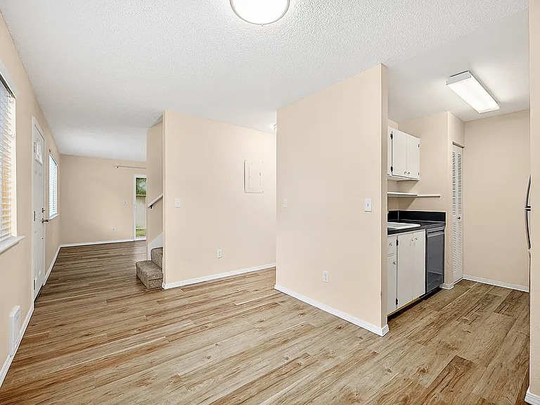 6012 N 15th St #D106 — Photo 9