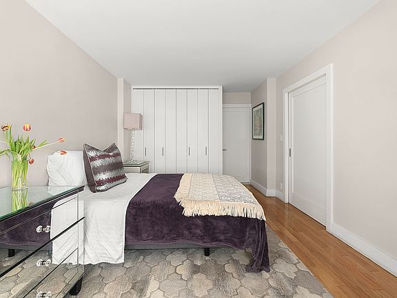 4th image of 7 E 14th St APT 409