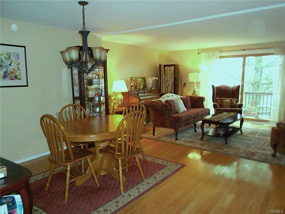 4th image of 208 Williamsburg Dr